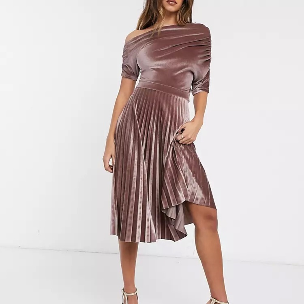 ASOS MID DRESS SIZE 14. Dress is a mauve velvet midi dress